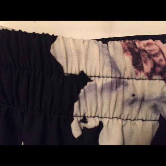 Le Lis Wrap Skirt *NEVER WORN* - Picture 3 of 5